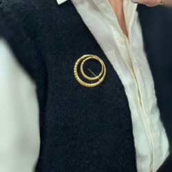 6237 BROCHE ANNEAUX DORE
