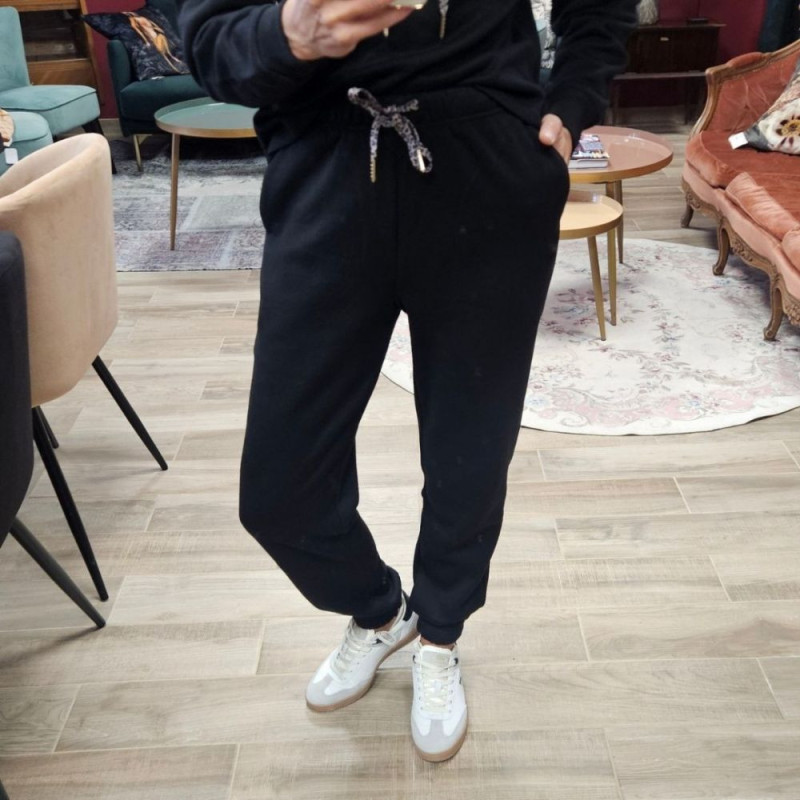 7208 PANTALON SWEAT CHILLI BLACK LEO