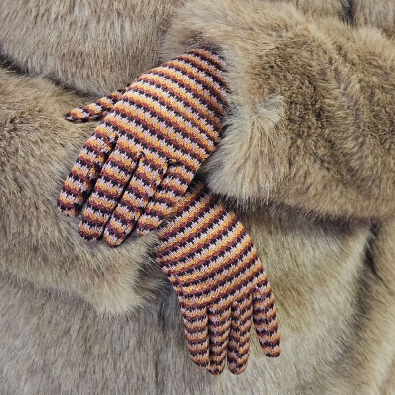 7084 GANTS LUSH RHUBARB RED